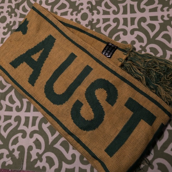 Winter Collection Australia Scarf - Picture 2 of 2